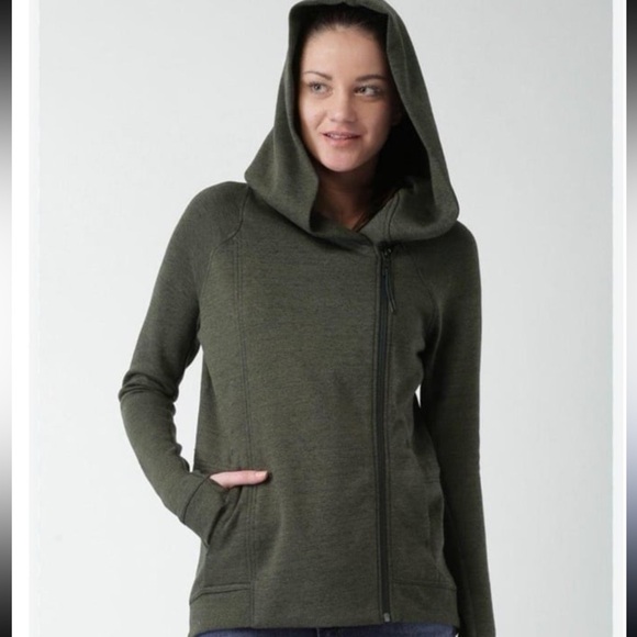 Nike Green Zip (medium)‎ - Picture 1 of 9